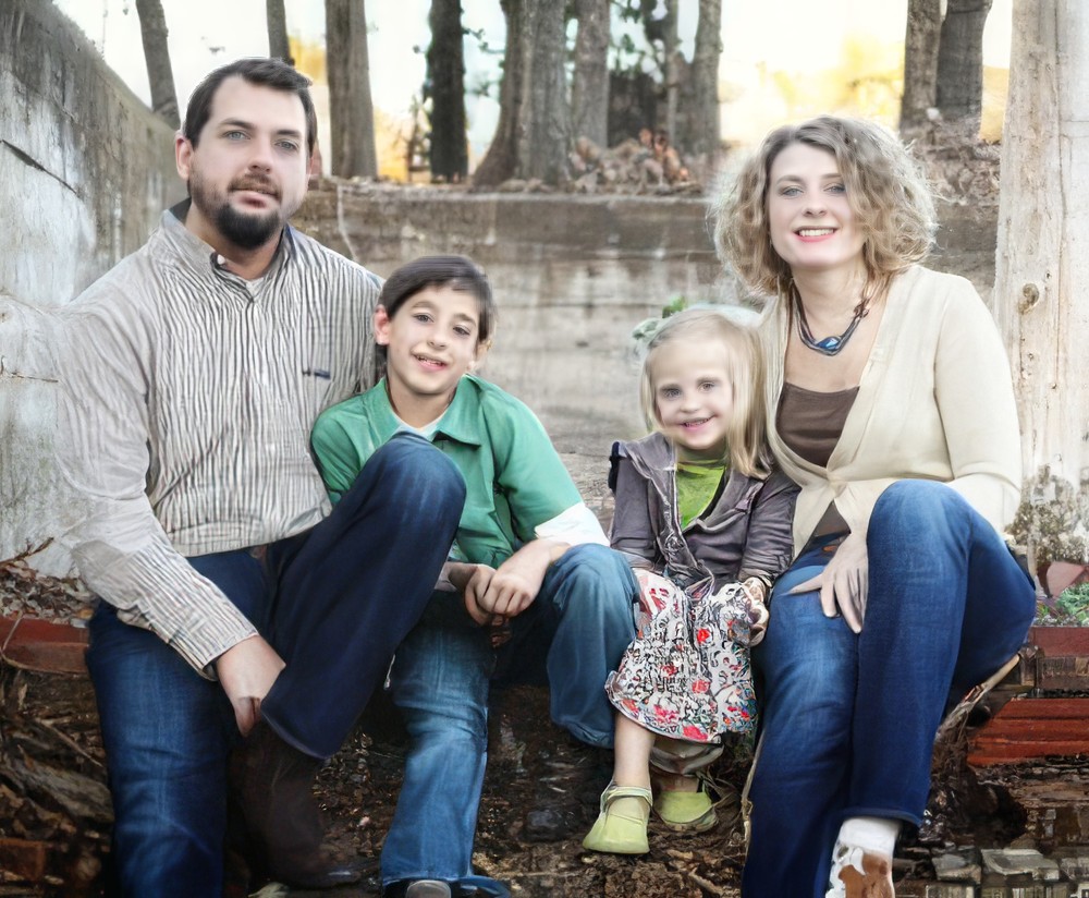 Eddie and Lori with their two children